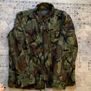Jcrew mens xtra large camo jacket, mint condition
